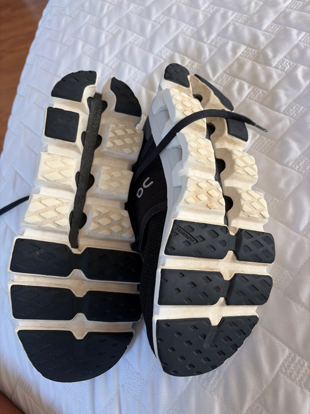 On cloud size 7 - Picture 3 of 3